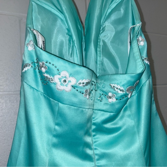 Morgan & co, turquoise dress with floral details, size 5/6 - Picture 4 of 7